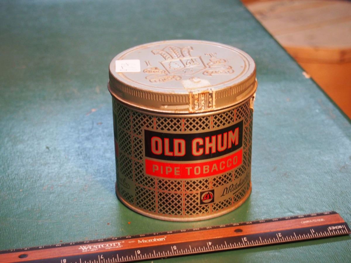 Old Chum Pipe Tobacco Tin - Bodnarus Auctioneering