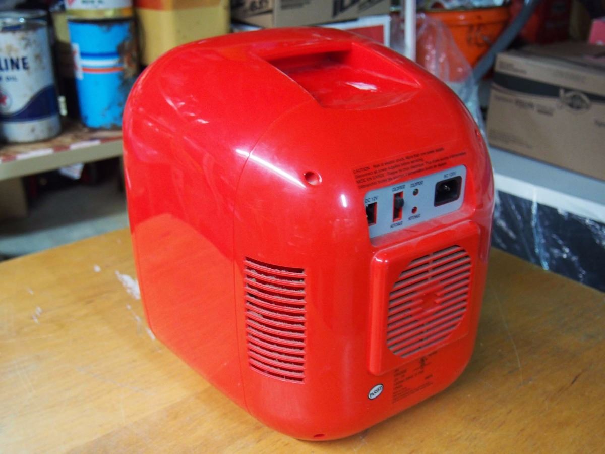 Working Six Pack CocaCola Mini Fridge