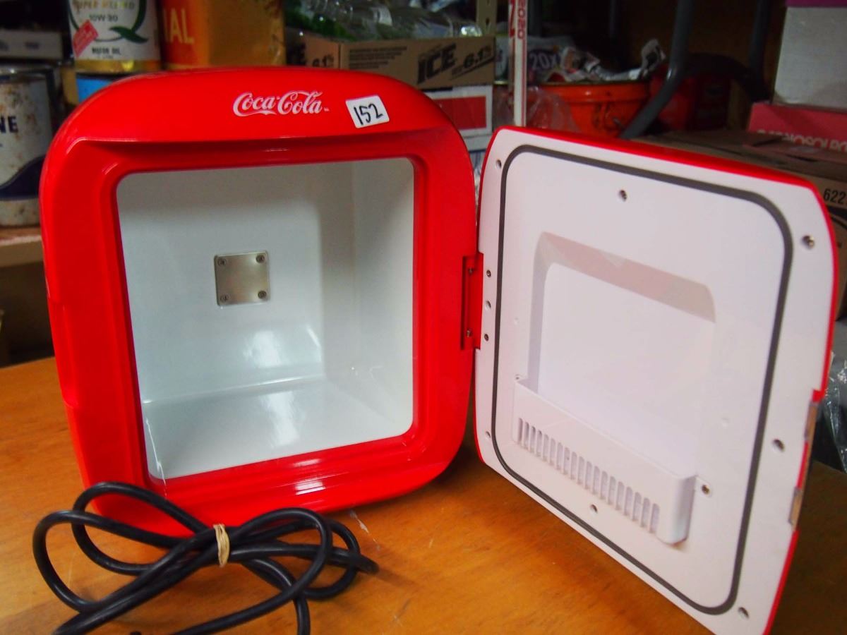 Working Six Pack CocaCola Mini Fridge