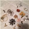 Image 1 : Jewellery, Chains, Broaches, Cuff-links