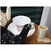 Image 5 : Lot of Kitchenware (Cup and Saucers, Kettles, Cowboy Boot, etc;)