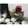 Image 3 : Lot of Assorted Kitchenware (Mugs, Cups, Bowls, Cookie Jar, etc;)
