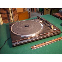 Technis DC Servo Record Player, Spins