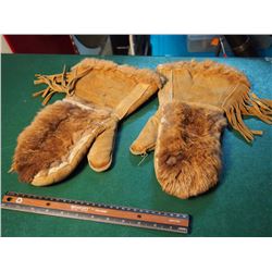 Hide And Fur Mitts, Native American