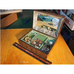Vintage Jewellery Box W/ Vintage Jewellery (20 Pieces)