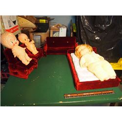 Set Of Doll Furniture W/ 3 Dolls (1 from Relaible in Canada)