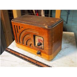 Wooden Radio, (Not Working, Casing Damaged)