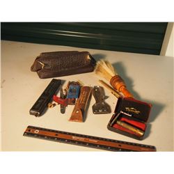 Lot Of Vintage Shaving Equipment