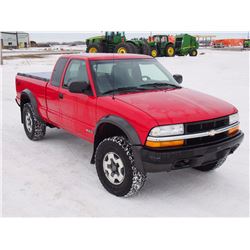 2000 Chevrolet Red S-10 Pickup Truck, 4WD, Extended Cab, Short Box, 185,058 KM