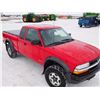 Image 6 : 2000 Chevrolet Red S-10 Pickup Truck, 4WD, Extended Cab, Short Box, 185,058 KM