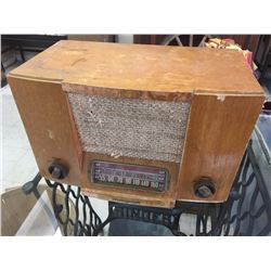 Antique Westinghouse Wooden Tube Radio, Untested