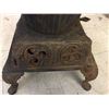 Image 6 : Antique Rancher no.90 Cast Iron Stove (22" Tall 22” x19” Top)