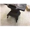 Image 9 : Antique Rancher no.90 Cast Iron Stove (22" Tall 22” x19” Top)