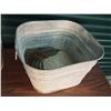Image 5 : Lot Of Galvanized Tubs (2) (1 With Lid)
