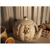 Image 4 : Lot Of Dishware (Kettle, Cream And Sugar, Tea Cup, Etc.)