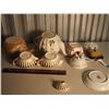 Image 7 : Lot Of Dishware (Kettle, Cream And Sugar, Tea Cup, Etc.)