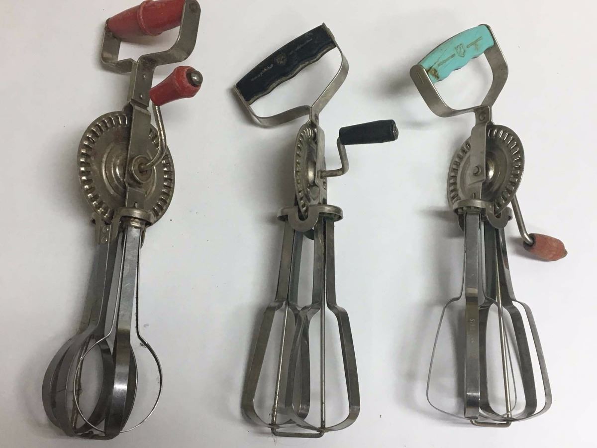 Lot (3) Vintage Hand Mixers Bodnarus Auctioneering