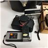 Image 5 : Lot Of Vintage Cameras (Kodak, Poloroid, Canon)