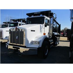2018 KENWORTH T800 DUMP, VIN/SN:1NKDL40X0JJ203686 - TRI-AXLE, 500 HP CUMMINS X15 ENGINE, ALLISON 450