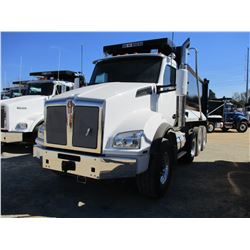 2018 KENWORTH T880 DUMP, VIN/SN:1NKZXPTX9JJ188581 - TRI-AXLE, 485 HP PACCAR MX13 ENGINE, ALLISON 450