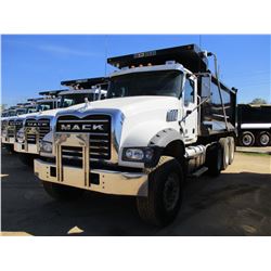 2017 MACK GU713 DUMP, VIN/SN:1M2AX07C4HM036547 - TRI-AXLE, 455 HP MACK MP8 ENGINE, ALLISON 4500 RDS 