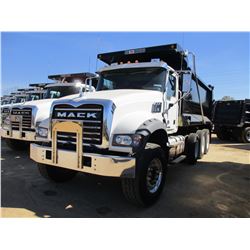 2017 MACK GU713 DUMP, VIN/SN:1M2AX07CXHM036486 - TRI-AXLE, 455 HP MACK MP8 ENGINE, ALLISON 4500 RDS 