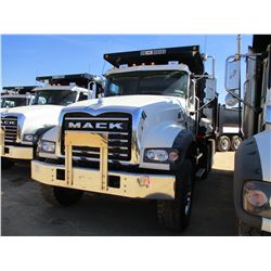 2017 MACK GU713 DUMP, VIN/SN:1M2AX07C4HM036564 - TRI-AXLE, 455 HP MACK MP8 ENGINE, ALLISON 4500 RDS 