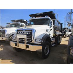 2017 MACK GU713 DUMP, VIN/SN:1M2AX07C5HM061442 - TRI-AXLE, 455 HP MACK MP8 ENGINE, ALLISON 4500 RDS 