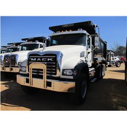 2017 MACK GU713 DUMP, VIN/SN:1M2AX07C9HM061430 - TRI-AXLE, 455 HP MACK MP8 ENGINE, ALLISON 4500 RDS 