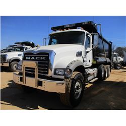 2017 MACK GU713 DUMP, VIN/SN:1M2AX07C7HM034680 - TRI-AXLE, 455 HP MACK MP8 ENGINE, MACK T310M 10 SPE