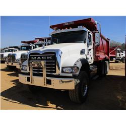 2017 MACK GU713 DUMP, VIN/SN:1M2AX07C9HM036575 - TRI-AXLE, 455 HP MACK MP8 ENGINE, ALLISON 4500 RDS 