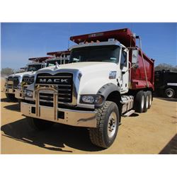 2017 MACK GU713 DUMP, VIN/SN:1M2AX07C7HM036591 - TRI-AXLE, 455 HP MACK MP8 ENGINE, ALLISON 4500 RDS 