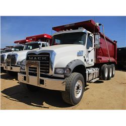 2017 MACK GU713 DUMP, VIN/SN:1M2AX07C5HM036590 - TRI-AXLE, 455 HP MACK MP8 ENGINE, ALLISON 4500 RDS 