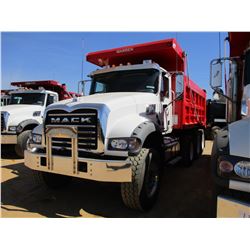 2017 MACK GU713 DUMP, VIN/SN:1M2AX07C2HM036580 - TRI-AXLE, 455 HP MACK MP8 ENGINE, ALLISON 4500 RDS 