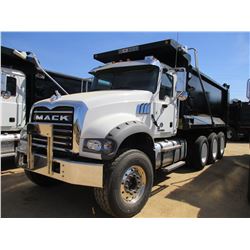 2017 MACK GU713 DUMP, VIN/SN:1M2AX07C3HM036572 - TRI-AXLE, 455 HP MACK MP8 ENGINE, ALLISON 4500 RDS 