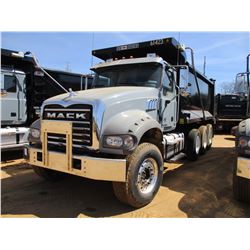 2017 MACK GU713 DUMP, VIN/SN:1M2AX07C1HM061423 - TRI-AXLE, 455 HP MACK MP8 ENGINE, ALLISON 4500 RDS 