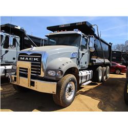 2017 MACK GU713 DUMP, VIN/SN:1M2AX07C8HM061418 - TRI-AXLE, 455 HP MACK MP8 ENGINE, ALLISON 4500 RDS 