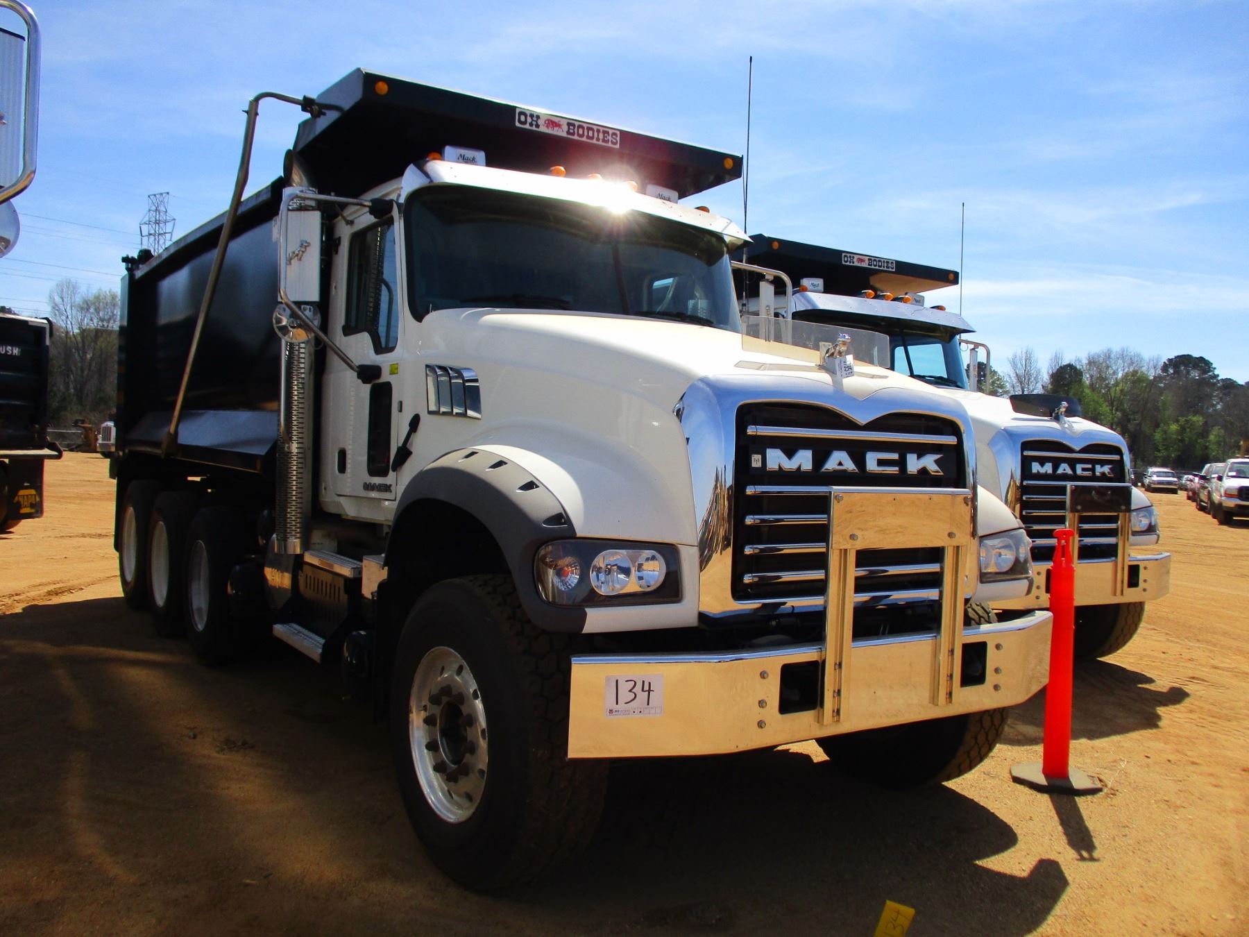 2017 MACK GU713 DUMP, VIN/SN:1M2AX07C0HM061431 - TRI-AXLE, 455 HP MACK ...