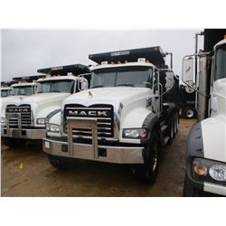2018 MACK GU713 DUMP, VIN/SN:1M2AX07C9JM037098 - TRI-AXLE, 455 HP MACK MP8 ENGINE, MACK T310M 10 SPE