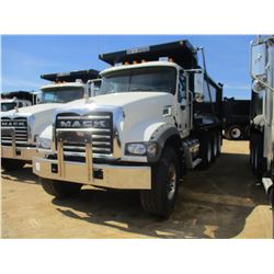 2018 MACK GU713 DUMP, VIN/SN:1M2AX07C8JM037111 - TRI-AXLE, 455 HP MACK MP8 ENGINE, MACK T310M 10 SPE