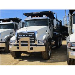 2017 MACK GU713 DUMP, VIN/SN:1M2AX07C6HM036551 - TRI-AXLE, 455 HP MACK MP8 ENGINE, ALLISON 4500 RDS 