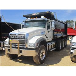 2017 MACK GU713 DUMP, VIN/SN:1M2AX07C2HM061429 - TRI-AXLE, 455 HP MACK MP8 ENGINE, ALLISON 4500 RDS 