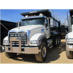 2017 MACK GU713 DUMP, VIN/SN:1M2AX07C6HM061451 - TRI-AXLE, 455 HP MACK MP8 ENGINE, ALLISON 4500 RDS 