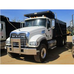 2015 MACK GU713 DUMP, VIN/SN:1M2AX09C2FM021281 - T/A, 425 HP MACK MP8 ENGINE, ALLISON A/T, 44K REARS