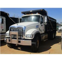 2015 MACK GU713 DUMP, VIN/SN:1M2AX09C4FM021279 - T/A, 425 HP MACK MP8 ENGINE, ALLISON A/T, 44K REARS