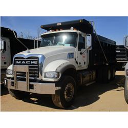 2015 MACK GU713 DUMP, VIN/SN:1M2AX09C4FM021282 - T/A, 425 HP MACK MP8 ENGINE, ALLISON A/T, 44K REARS