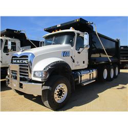 2015 MACK GU713 DUMP, VIN/SN:1M2AX09C0FM021263 - TRI-AXLE, 425 HP MACK MP8 ENGINE, ALLISON A/T, 44K 
