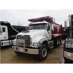 2015 MACK GU713 DUMP, VIN/SN:1M2AX09C4FM0252235 - TRI-AXLE. 425HP MP 8 MACK DIESEL ENGINE, T310 MACK