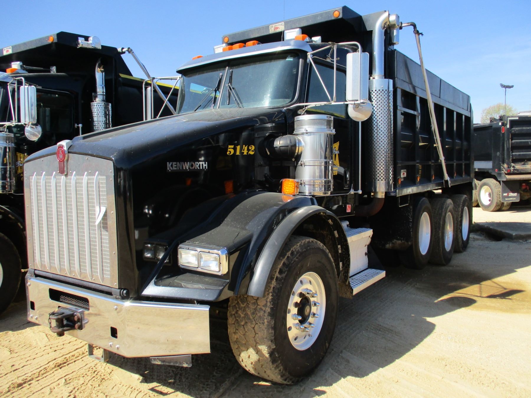 2015 KENWORTH T800 DUMP, VIN/SN1NKDGGGG70J485142 TRIAXLE, GLIDER