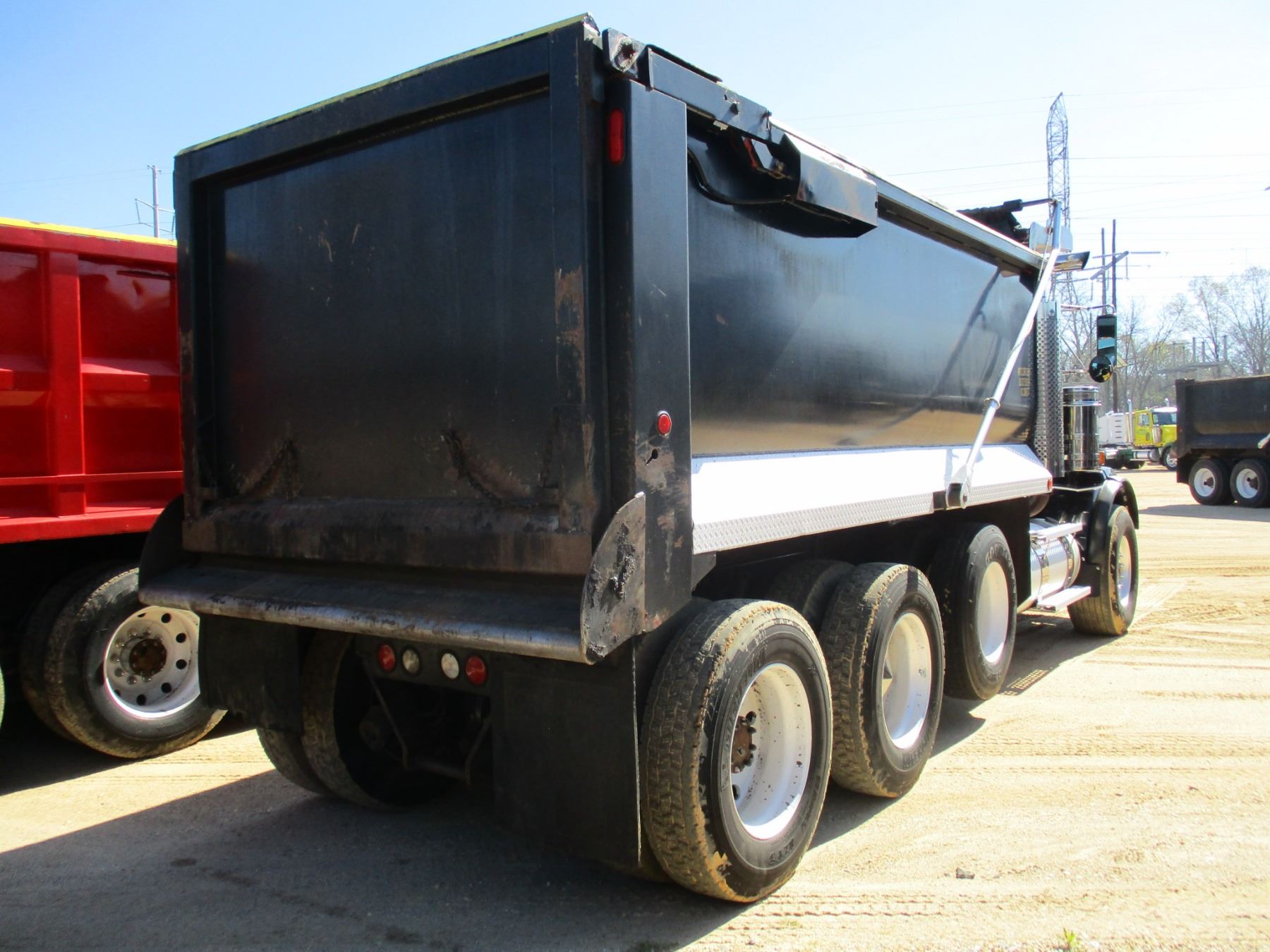 2014 KENWORTH T800 DUMP, VIN/SN1NKDGGGG40J453216 GLIDER KIT, TRI